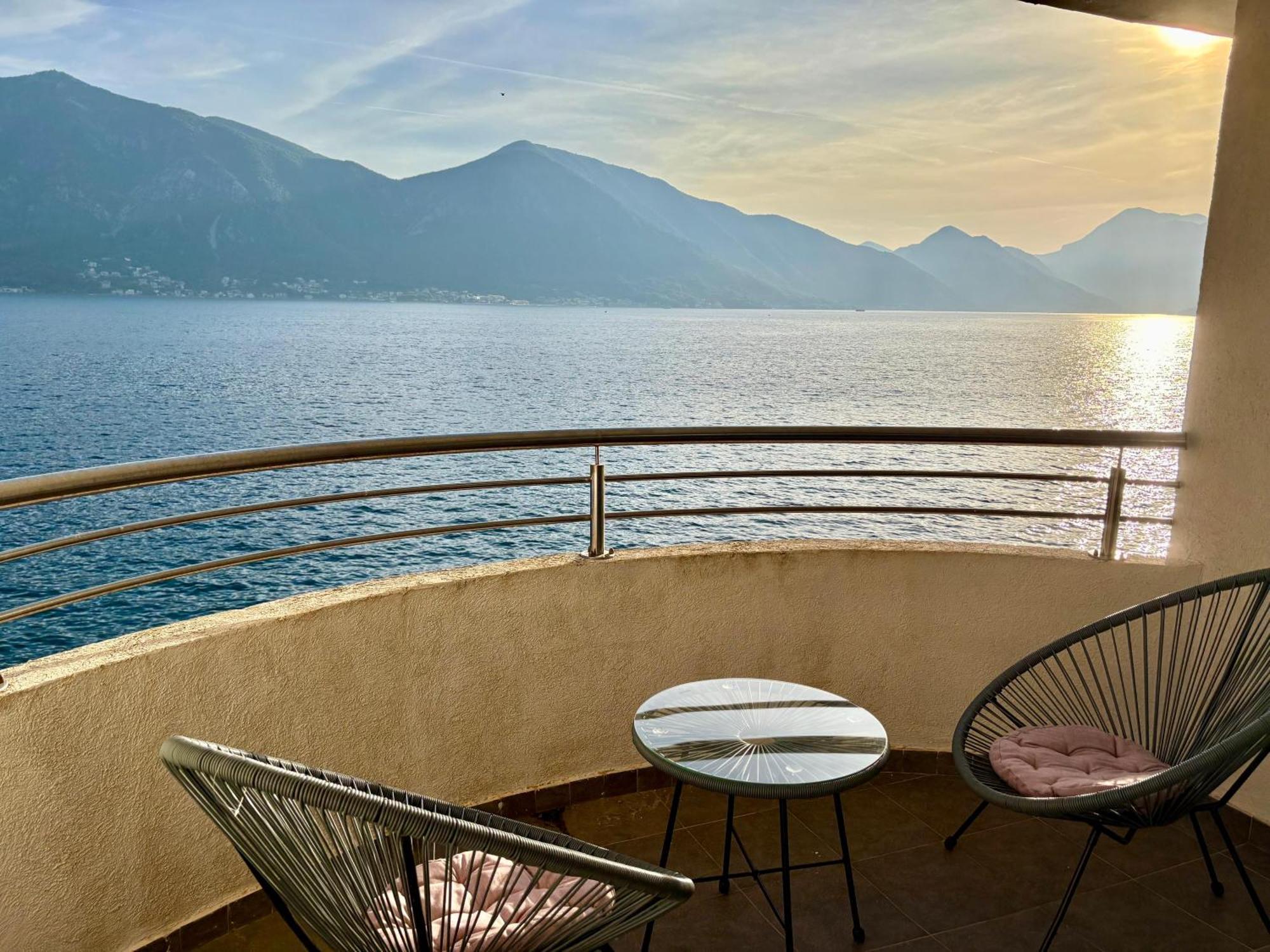 Waterfront Apartments Kotor Exterior photo